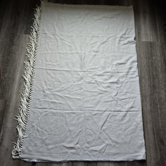 Throw Blanket Picnic Wine Vineyard Gray White Chevron Fringe Soft Acrylic 55x72 - Picture 7 of 9